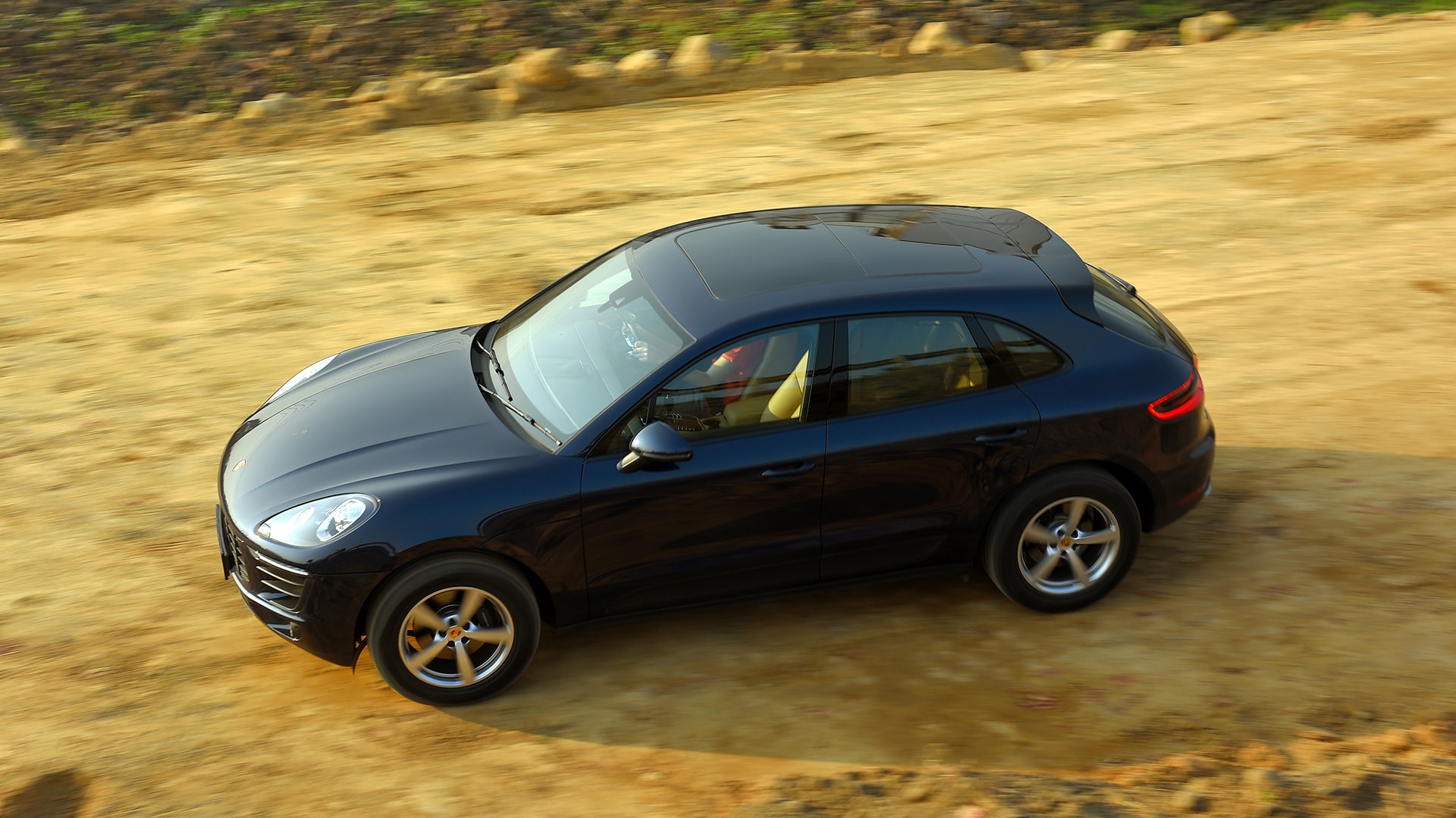 Porsche Macan 2016 R4 Exterior